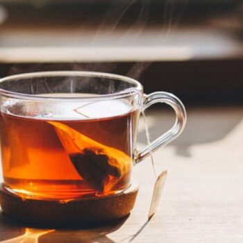 H επιστήμη λέει: Αν πίνεις τσάι θα ζήσεις περισσότερο